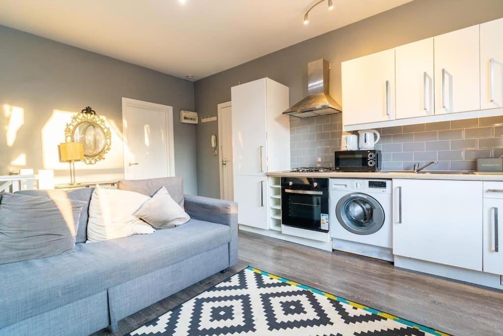 Glorious 2 - Bed Flat With Free Parking Apartment