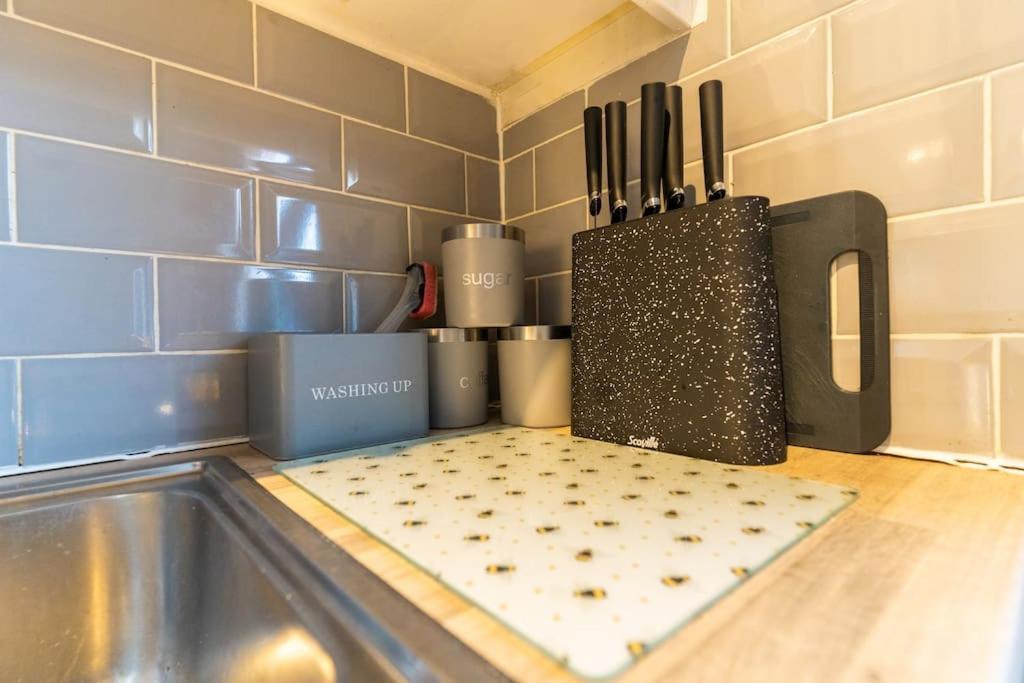 Glorious 2 - Bed Flat With Free Parking Apartment Birmingham