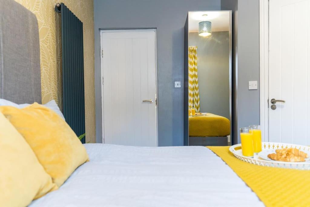 Glorious 2 - Bed Flat With Free Parking Apartment Birmingham